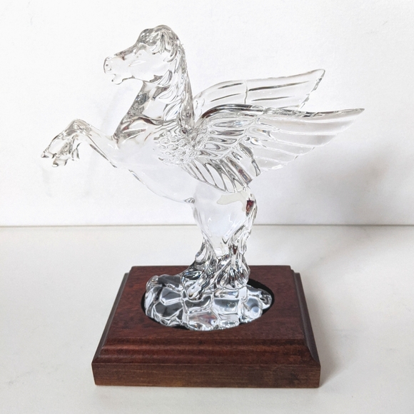 1999 Waterford Crystal Pegasus Legends and Lores 7 inch sculpture with wood base - Picture 1 of 14